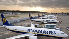 Η Ryanair χρέωσε επιβάτιδα για ένα παγούρι νερό επιπλέον 60 ευρώ