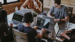 Πέντε επαγγελματικά προγράμματα που προσφέρουν μισθούς αντίστοιχους πανεπιστημιακού πτυχίου