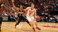 Ο Ντράγκιτς την έβγαλε από τα ρούχα της! (vid)