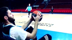 Τα βάζει και καθιστός από τον πάγκο ο Ρούντι! (vid)