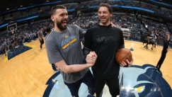 Αγκωνιά του Μαρκ Γκασόλ στον αδερφό του, Πάου! (vid)