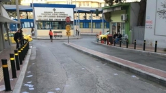 «Μου έριχναν μπουνιές και κλωτσιές στο κεφάλι!», λέει ο φοιτητής που ξυλοκοπήθηκε (vid)