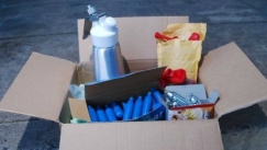 Βρήκαν 2.500 αμπούλες με αέριο γέλιο σε μπαρ της Κέρκυρας