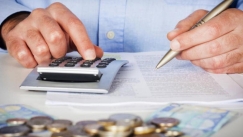 Και η μετανάστευση χρειάζεται βόλτα από την εφορία