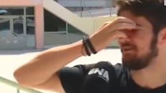 Ρεπόρτερ ρωτάει μαθητή πως τα πήγε στις Πανελλήνιες κι εκείνος αναρωτιέται: «Τι έγραφα»; (vid)