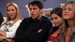 Ο κόσμος... εξοργίστηκε και το Netflix δεν θα σταματήσει τελικά τα «Φιλαράκια» (pics)