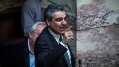 Ο Αριστείδης Φωκάς για την απουσία του στην ψηφοφορία: «Ήμουν στο κυλικείο, ήπια μια γκαζόζα και μετά πήγα τουαλέτα» (vid)