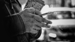 Το ΣτΕ απαγορεύει οριστικά το κάπνισμα σε νυχτερινά κέντρα