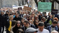 Ογκώδης πορεία δημοσιογράφων στην Κροατία ενάντια στη λογοκρισία