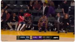 Ρόντο: Έκατσε στα court seat μακριά από συμπαίκτες! (vid)