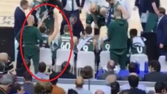 Απίθανο: Ο Μιλάκνις υποκλίθηκε στον Γιασικεβίτσιους την ώρα του timeout! (vid)