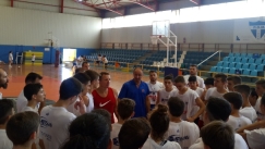 Το μήνυμα του Μπέικερ στα παιδιά: «Ο Αντετοκούνμπο ξεκίνησε από το μηδέν κι έγινε MVP» (pics & vids)