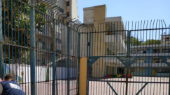 Κρήτη: Μπλόκαραν τις πόρτες του σχολείου με... οδοντογλυφίδες!