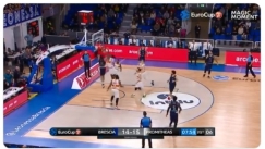 Το εντυπωσιακό κάρφωμα του Κέιν κόντρα στον Προμηθέα (vid)