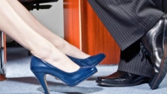 Ασυγκράτητοι αστυνομικοί πιάστηκαν να κάνουν έρωτα μέσα σε αστυνομικό τμήμα! (pics)