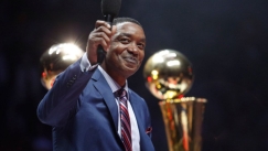 Τόμας για τον MVP: «Ο Γιάννης ήταν σταθερός, ο Λεμπρόν έκανε την κίνησή του» (vid)