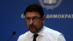 Χαρδαλιάς για πλατεία Ομονοίας: «Ήταν λάθος, ο κορονοϊός δεν κάνει εξαιρέσεις στις πλατείες» (vid)