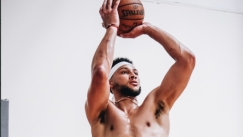 Ο Μπεν Σίμονς συνεχίζει να δουλεύει, να... φουσκώνει και να το δείχνει! (pics)
