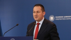 «Φρένο» Πέτσα στην μάσκα σε εξωτερικούς χώρους: «Είμαστε καλύτερα απ' ό,τι πρόβλεπαν οι επιστήμονες» (vid)