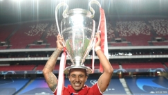 Λίβερπουλ: Στην Αγγλία ο Τιάγκο για τις υπογραφές (pic)