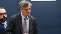 Selfie με μέτρα: Η φωτογραφία του Σωτήρη Τσιόδρα με ηλικιωμένη στην Κυψέλη (pic)