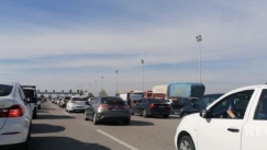 Ουρές χιλιομέτρων στα Μάλγαρα: Άδειασε η Θεσσαλονίκη για το τριήμερο παρά τις συστάσεις Χαρδαλιά (vid)
