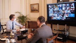 Μητσοτάκης στην σύσκεψη για τα εμβόλια: «Αναμένονται τον Ιανουάριο»