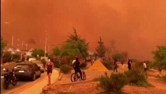 Ο ουρανός έγινε κόκκινος στην Χιλή εξαιτίας των πυρκαγιών (vids)