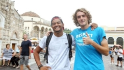 Τσιτσιπάς: «Αδελφός μου ο Manolo, ντροπή η ρατσιστική επίθεση που δέχτηκε»