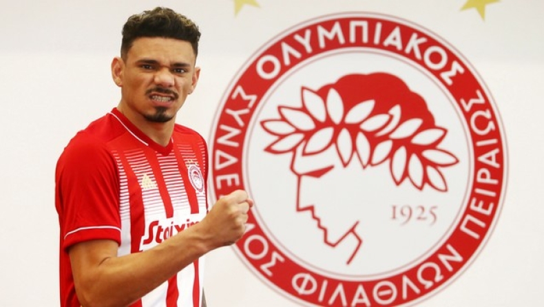 Ο Ολυμπιακός ανακοίνωσε τον Τικίνιο Σοάρες