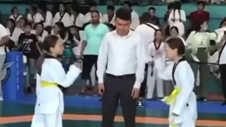 Δίδυμα κορίτσια έφτασαν στον τελικό τουρνουά ταεκβοντό και έπαιξαν πέτρα, ψαλίδι, μολύβι, χαρτί (vid)