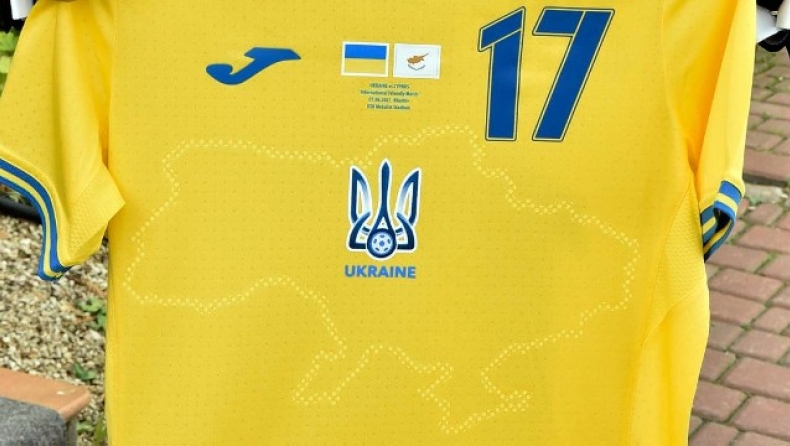 Ποδοσφαιρικός “πόλεμος” Ουκρανίας-Ρωσίας για τη φανέλα της πρώτης στο EURO (vid & pic)