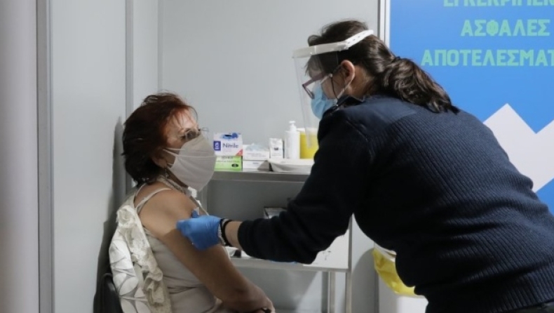 LIVE οι ανακοινώσεις από Γεωργιάδη και Γεραπετρίτη για τα προνόμια των εμβολιασμένων (vid)