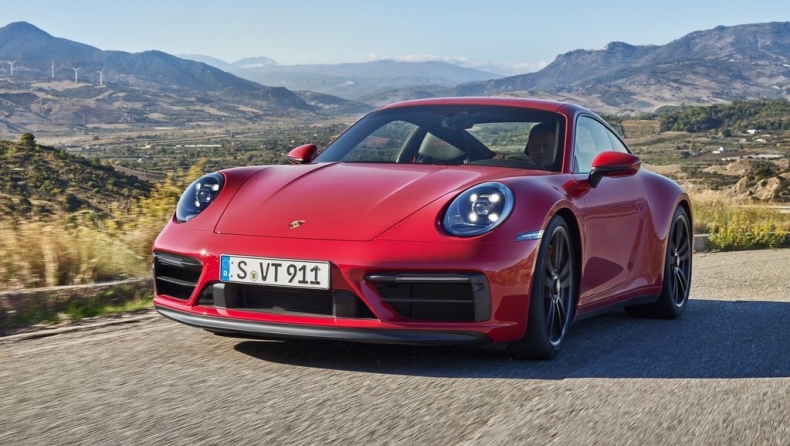 Ντεμπούτο για τη νέα Porsche 911 GTS (pics & vid)