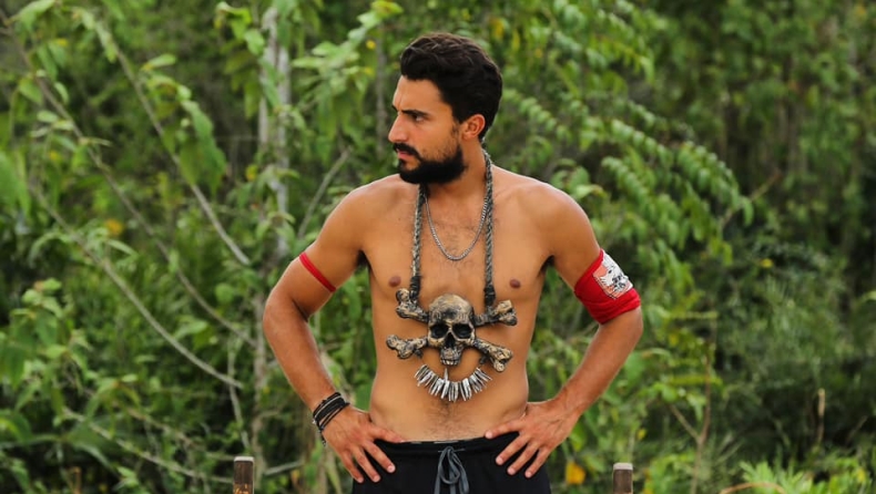 Οι Amigos του Survivor είπαν «καραγκιόζη» τον Τριαντάφυλλο και ο Σάκης έγινε έξαλλος (vid)