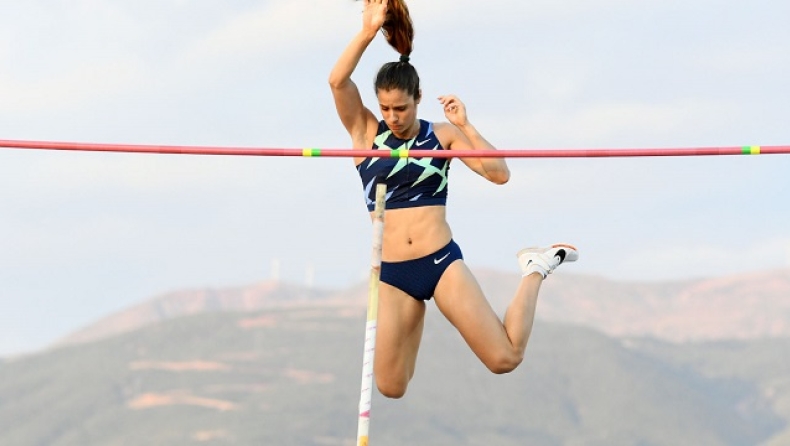 Πανελλήνιο πρωτάθλημα: Η Στεφανίδη κέρδισε την μάχη του επί κοντώ με 4.75μ.