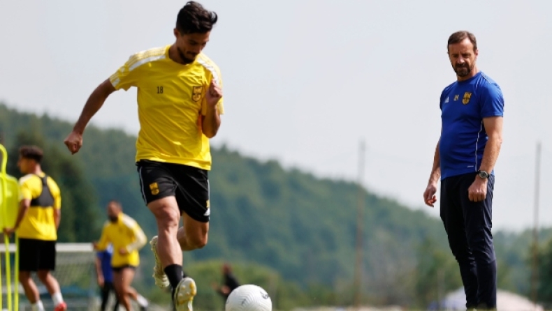 Μπερτόγλιο: «Στόχος μας είναι ο όμιλος στο Conference League»