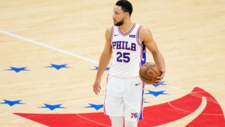 Ουόριορς: Το ενδιαφέρον για Σίμονς θα μείνει... ενδιαφέρον