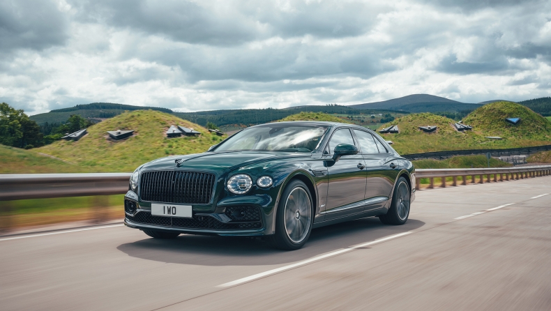 Bentley Flying Spur Hybrid: Η πολυτέλεια μπορεί να είναι «πράσινη»