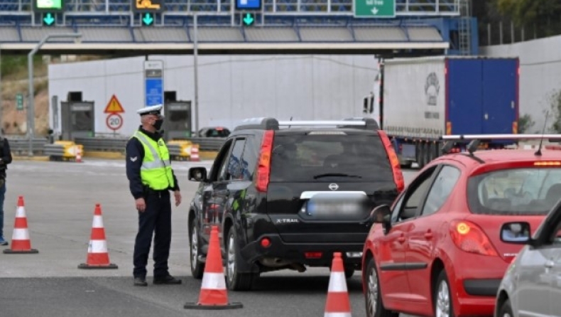 Ο Πέτσας άφησε ανοιχτό το ενδεχόμενο να χρειάζεται Green Pass και στα διόδια