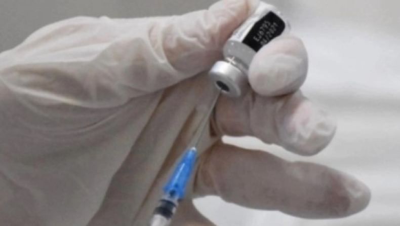 Νέα... δώρα για τα εμβόλια: Από το 150άρι στις εκπτώσεις εισιτηρίων σε ΜΜΜ