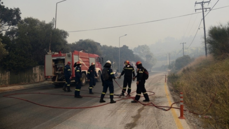 Χρυσοχοΐδης για πυρκαγιά στην Αχαΐα: «Θα συνεχιστούν οι αντίξοες συνθήκες, στη μάχη 8 αεροσκάφη, 7 ελικόπτερα και 290 Πυροσβέστες»
