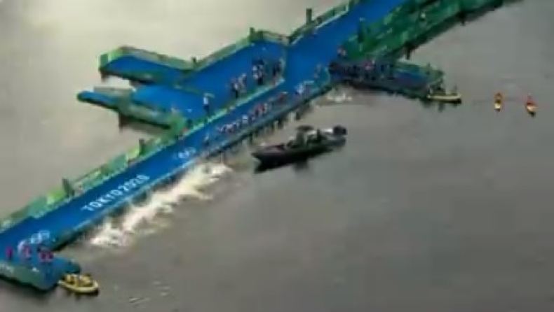 Ολυμπιακοί Αγώνες: Διπλή εκκίνηση στο τρίαθλο γιατί ένα σκάφος ήταν μπροστά στους αθλητές! (vid)