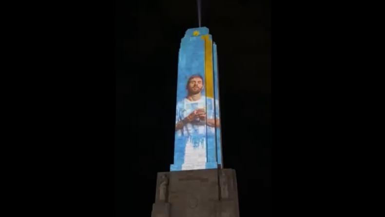 Μέσι: Στο Μνημείο της Σημαίας, για την Ημέρα της Ανεξαρτησίας της Αργεντινής (pic & vid)