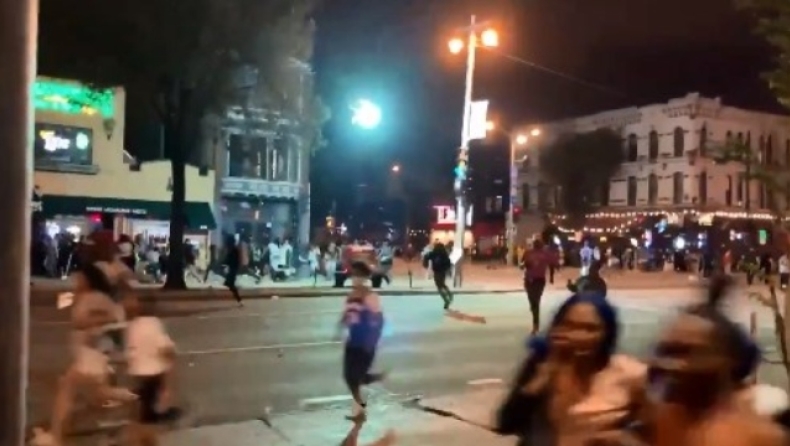 Μπακς: Η στιγμή των πυροβολισμών στο Μιλγουόκι και ο πανικόβλητος κόσμος στους δρόμους (vid)