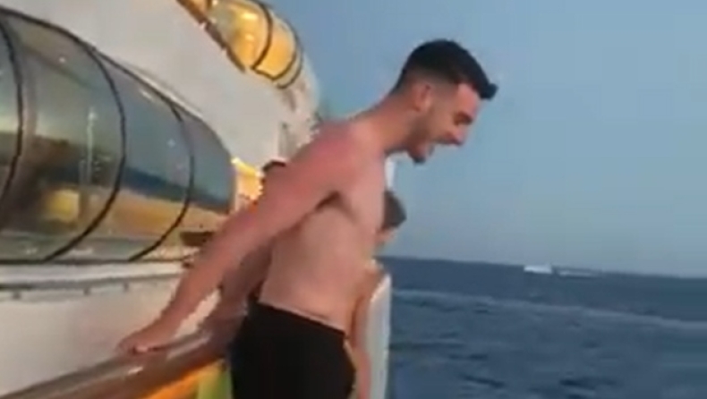 Μύκονος: Μετά το μπάσκετ το έριξαν στις βουτιές οι Μάουντ και Ράις (vid)