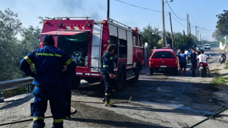 Φωτιά στην Πάτρα: Εκκενώθηκε προληπτικά ο οικισμός Πτέρη και ενημερώθηκαν οι κάτοικοι σε Τριβογά και Χριστοπουλέικα για πιθανή εκκένωση (vid)