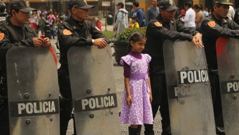 Σχεδόν το 50% των μελών της αστυνομίας στο Περού έχει μολυνθεί με κορονοϊό