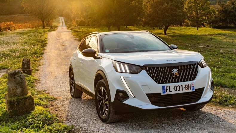 Peugeot 2008: Με το βλέμμα στην κορυφή