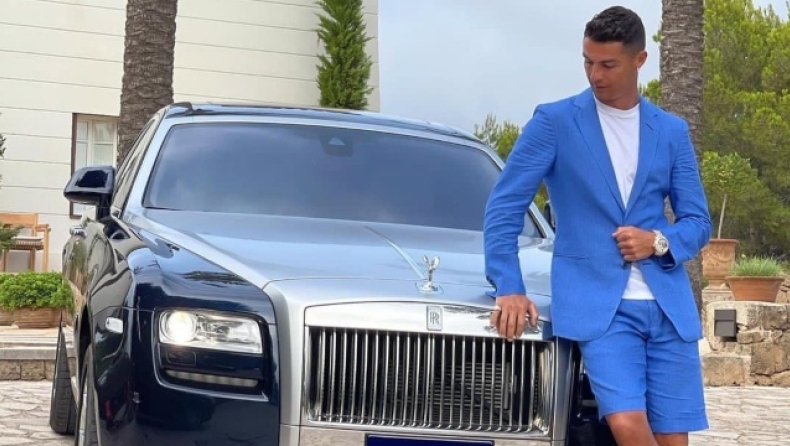 Ρονάλντο: Με μπλε κοστούμι ποζάρει δίπλα στην πανάκριβη Rolls-Royce του (pic)